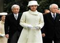 日本佳子公主首次獨自皇陵參拜  一襲白色長裙顯皇家氣質